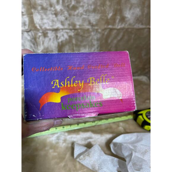 Ashley Belle Beautiful Porcelain Girl Doll Pink Hat NEW - Picture 5 of 7